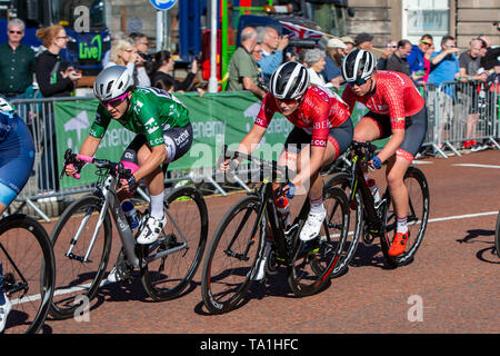 Birkenhead, Merseyside, Regno Unito. 21 Maggio, 2019. OVO energia serie Tour in bicicletta; la battaglia di il rosso e il verde maglie Credito: Azione Sport Plus/Alamy Live News Foto Stock