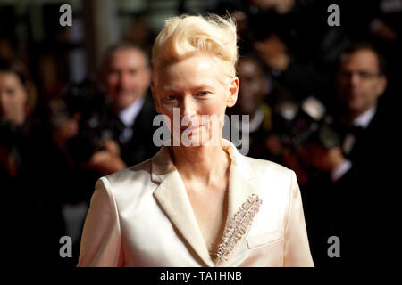 Cannes, Francia. 21 maggio 2019. Tilda Swinton al parassita di screening di gala presso la 72a Cannes Film Festival martedì 21 maggio 2019, Cannes, Francia. Photo credit: Doreen Kennedy/Alamy Live News Foto Stock