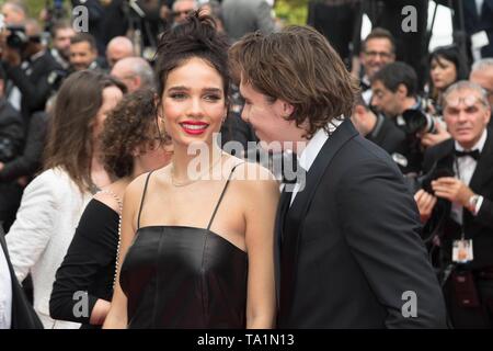 Cannes, Francia. 21 Maggio, 2019. Brooklyn Beckham (l) e Hana Cross partecipare alla premiere di " una volta in Hollywood' durante la 72a Cannes Film Festival presso il Palais des Festivals a Cannes, Francia, il 21 maggio 2019. | Utilizzo di credito in tutto il mondo: dpa/Alamy Live News Foto Stock