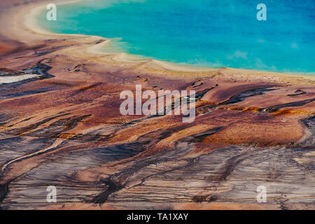 Foto dettagliate di Grand Prismatic Spring dal di sopra. Parco Nazionale di Yellowstone, Wyoming USA Foto Stock