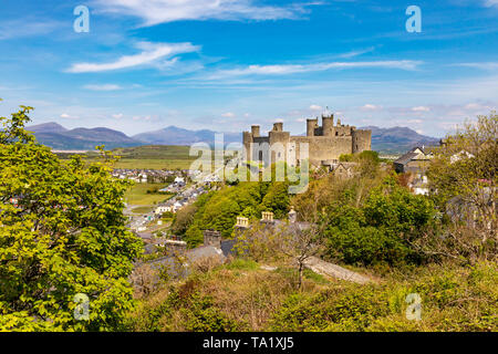 Harlech Gwynedd in Galles Il 13 maggio 2019 l'imponente castello del XIII secolo di Harlech Foto Stock