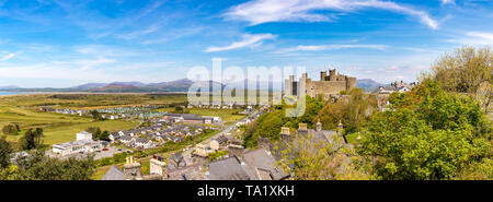 Harlech Gwynedd in Galles Il 13 maggio 2019 l'imponente castello del XIII secolo di Harlech Foto Stock