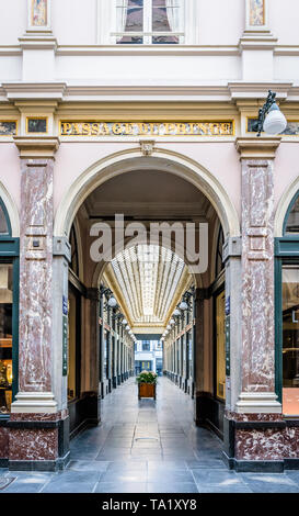 Inizio del Princes' gallery, un lato minore gallery parte di Saint-Hubert Gallerie Reali di Bruxelles in Belgio. Foto Stock