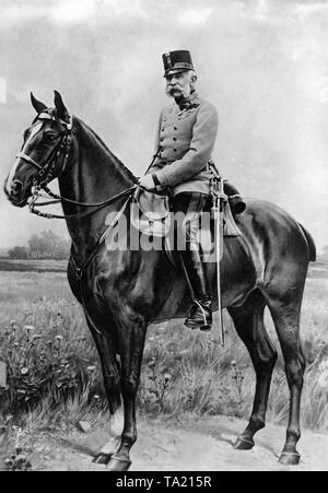 Franz Joseph I (1830-1916), l'imperatore d'Austria e Re di Ungheria a cavallo. Foto Stock