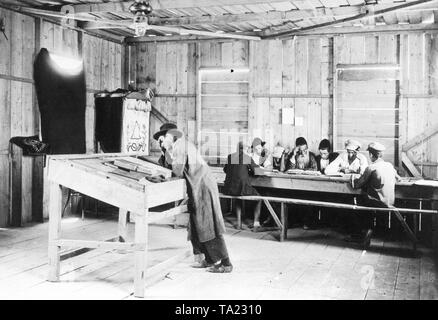 Sala di Preghiera dei giovani di coloni ebrei in Palestina che era sotto mandato britannico dal 1917 al 1948. Foto Stock