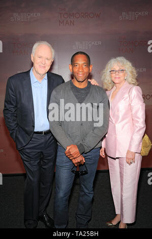 NEW YORK, NY - maggio 20: John Lithgow, nobile Jones e Blythe Danner assistere "l'uomo di domani " New York proiezione a Robin Williams Center su Ma Foto Stock