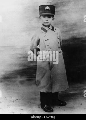 Lo scià dell'Iran Mohammad Reza Pahlavi come un bambino di nove anni. Foto Stock