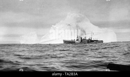 La taglierina americana "Generale Greene' sulla pattuglia di ghiaccio nel Nord Atlantico. Il PIP è stata fondata in seguito al naufragio del "Titanic" ed è destinato a controllare la misura di campi di ghiaccio. Foto Stock