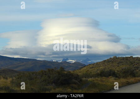 Nube lenticolare, Torres del Paine, Cile. Foto Stock