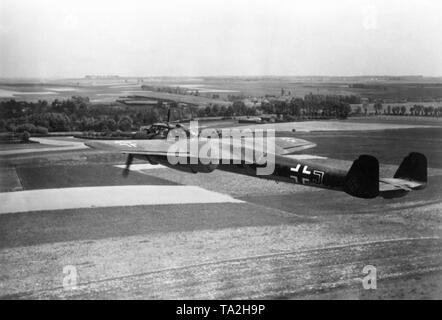 Bombardieri della Luftwaffe del tipo Dornier Do 17 circa per eseguire un attacco aereo su Parigi. Foto: corrispondente di guerra Stift. Foto Stock