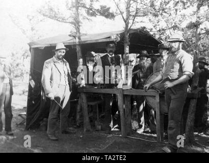 Boers catturata dal Sud Africa, campo di concentramento 1899-1902: Boers in un campo di prigionia alle Bermuda - detenuti al lavoro. Foto Stock