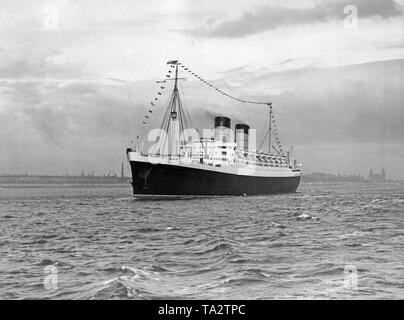 Il 'Mauretania' della Cunard Line lascia Liverpool per il suo viaggio inaugurale a New York City. Foto Stock