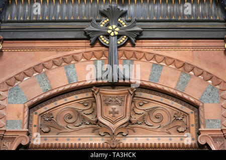 Croix en bois. Basilica di Nostra Signora di Fourvière. Lione. Croce di legno. Basilica di Nostra Signora di Fourvière. Lione. Foto Stock