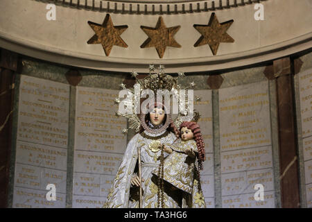 La Vierge de La Naval de Manille. Crypte. Basilica di Nostra Signora di Fourvière. Lione. La Vergine di La Naval de Manila. Cripta. Foto Stock