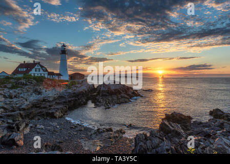 Faro di Portland a sunrise nel Maine, New England. Foto Stock