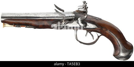 Una coppia francese di a doppia canna flintlock pistols, circa 1780 canne parallele con fori lisci in 13 mm di calibro. In calzoncini (sfregato) ornamentally inciso con resti di doratura. Liscia con flintlocks florally leggermente noce intagliato stock e liscia arredi in ferro. Sostituito ramrods in legno con punte di osso. Lunghezza 31,5 cm ciascuno. storico, storico, civile pistola, civile pistole, palmare, Gun, pistole, armi da fuoco, braccio di fuoco, armi da fuoco, armi da fuoco, armi, armi, arma, braccio, XVIII secolo, Additional-Rights-Clearance-Info-Not-Available Foto Stock