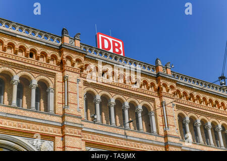 Puoi scommettere, le ferrovie tedesche, stazione centrale, Ernst August's Place, Hannover, Bassa Sassonia, Germania, Logo, Deutsche Bahn, Hauptbahnhof, Ernst-August- Foto Stock