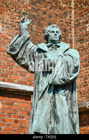 Statua di Martin Luther, mercato chiesa di Saint Georgii et Jacobi, Hanns Lilje posto, Hannover, Bassa Sassonia, Germania, Marktkirche San Georgii et Jacobi, Ha Foto Stock