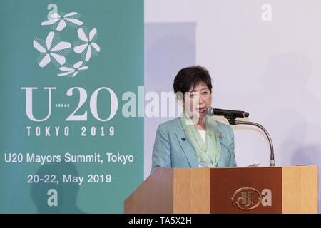 Tokyo, Giappone. 22 Maggio, 2019. Il Governatore di Tokyo Yuriko Koike offre un discorso durante l'evento finale di Urban 20 (U20) Vertice di sindaci e Urban Forum di resilienza Tokyo (URF) il 22 maggio 2019, Tokyo, Giappone. Koike ha annunciato come il risultato del Vertice ha rilasciato un comunicato dai partecipanti della U20 per i leader del G20. La comunicazione sarà consegnato questo pomeriggio a Shinzo Abe il Primo Ministro del Giappone, che trattiene il 2019 G20 Presidenza. La manifestazione si terrà dal 20 maggio al 22. Credito: Rodrigo Reyes Marin/ZUMA filo/Alamy Live News Foto Stock