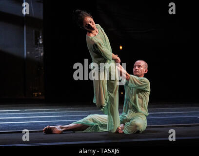 Londra, Regno Unito. 21 maggio 2019. Prove abito di Quattro Quartetti coreografato da Pam Tanowitz presso il Barbican Theatre impostato su testo di T S Eliot. Credito: Thomas Bowles/Alamy Live News Foto Stock