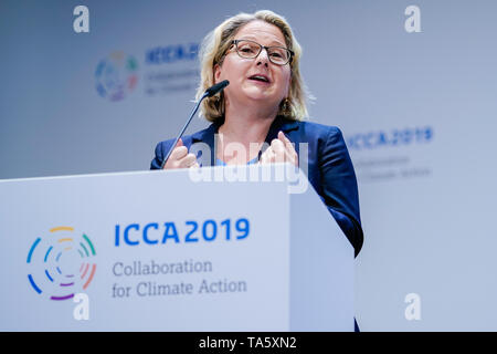 Heidelberg, Germania. 22 Maggio, 2019. Svenja Schulze (SPD), federale il Ministro dell'ambiente, parla di apertura della International Conferenza sui cambiamenti climatici ICCA2019. Circa 700 locali, regionali e nazionali di decisori ed esperti da tutto il mondo discutono gli obiettivi del clima di Parigi accordo. Credito: Uwe Anspach/dpa/Alamy Live News Foto Stock