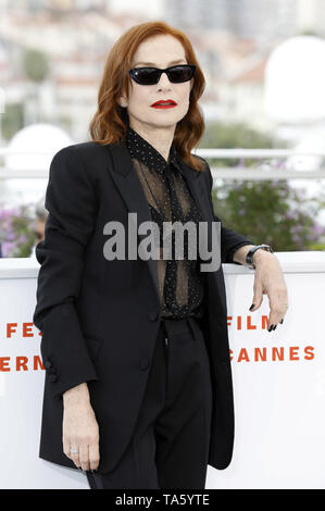 Cannes, Francia. 21 Maggio, 2019. Isabelle Huppert al "Frankie' photocall durante la 72a Cannes Film Festival presso il Palais des Festivals il 21 maggio 2019 a Cannes, Francia | Utilizzo di credito in tutto il mondo: dpa/Alamy Live News Foto Stock