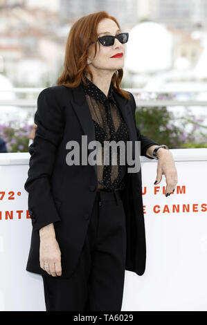 Cannes, Francia. 21 Maggio, 2019. Isabelle Huppert al "Frankie' photocall durante la 72a Cannes Film Festival presso il Palais des Festivals il 21 maggio 2019 a Cannes, Francia | Utilizzo di credito in tutto il mondo: dpa/Alamy Live News Foto Stock