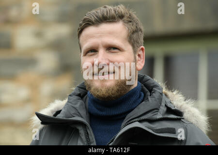 Potsdam, Germania. 22 Maggio, 2019. Il regista Dennis Gansel durante le riprese di 'Jim Knopf und die Wilde 13'. Credito: Jörg Carstensen/dpa/Alamy Live News Foto Stock