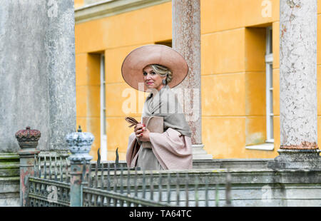 Potsdam, Germania. 22 Maggio, 2019. Regina Maxima dei Paesi Bassi visite Sanssouci e passeggiate attraverso il parco del castello. Credito: Jens Kalaene/dpa-Zentralbild/dpa/Alamy Live News Foto Stock