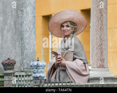 Potsdam, Germania. 22 Maggio, 2019. Regina Maxima dei Paesi Bassi visite Sanssouci e passeggiate attraverso il parco del castello. Credito: Jens Kalaene/dpa-Zentralbild/dpa/Alamy Live News Foto Stock