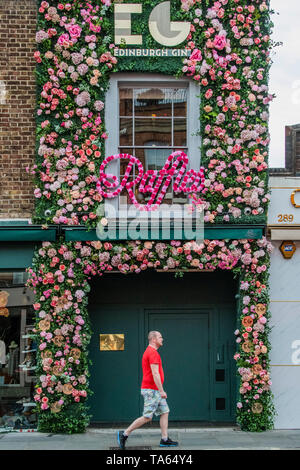 Londra, Regno Unito. 22 maggio 2019. Raffles sponsorizzato da Edimburgo Gin - Chelsea in Bloom, parte dell'attività finge al Chelsea Flower Show. Credito: Guy Bell/Alamy Live News Foto Stock