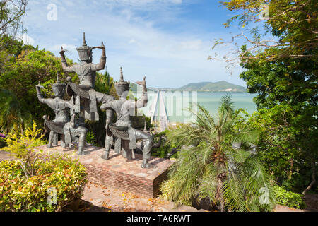 Vista da Thaksin museo del folclore su Thale Sap e Prem Tinsulanonda Bridge, Ko Yo, Songkhla, Thailandia Foto Stock