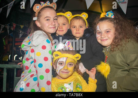 I bambini in stato di bisogno Rickshaw arriva a Ashford Foto Stock