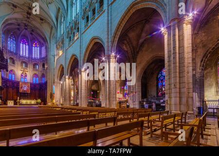 Lione, Francia - 09 Maggio 2019: l'interno della Chiesa Saint-Nizier, a Lione, Francia Foto Stock