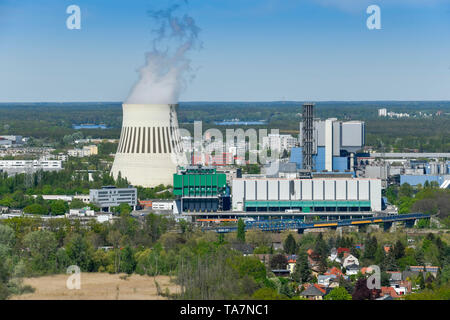 Garbage potenza di riscaldamento di lavoro il BSR (davanti, verde), power station Reuter ovest (dietro), vive del resto, Siemensstadt, Spandau, Berlino, Germania, Mü Foto Stock