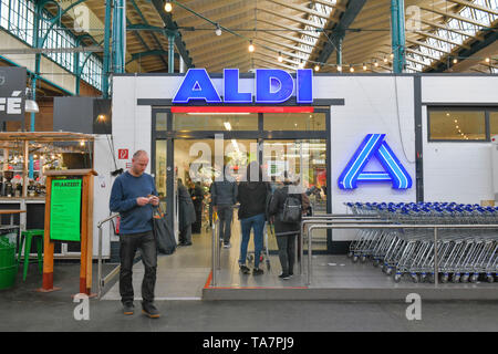 Aldi Market, mercato coperto di nove, Eisenbahnstrasse, Krizevac, Berlino, Germania, Aldi Markt, Markthalle Neun, Eisenbahnstraße, Kreuzberg, Deutschl Foto Stock