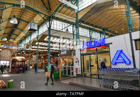 Aldi Market, mercato coperto di nove, Eisenbahnstrasse, Krizevac, Berlino, Germania, Aldi Markt, Markthalle Neun, Eisenbahnstraße, Kreuzberg, Deutschl Foto Stock