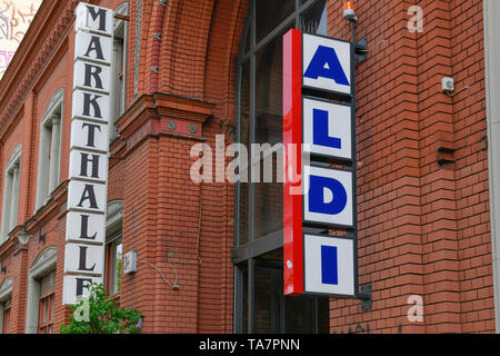Aldi Market, mercato coperto di nove, Eisenbahnstrasse, Krizevac, Berlino, Germania, Aldi Markt, Markthalle Neun, Eisenbahnstraße, Kreuzberg, Deutschl Foto Stock