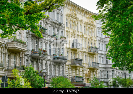 Gli edifici di vecchia costruzione, piano rive, Krizevac, Berlino, Germania, Altbauten, Planufer, Kreuzberg, Deutschland Foto Stock