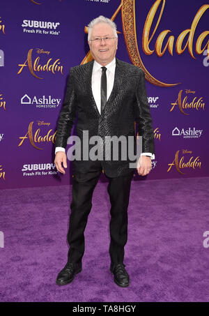 LOS ANGELES, CA - 21 Maggio: Alan Menken assiste la premiere del Disney's 'Aladdin' a El Capitan theater il 21 maggio 2019 a Los Angeles, California. Foto Stock