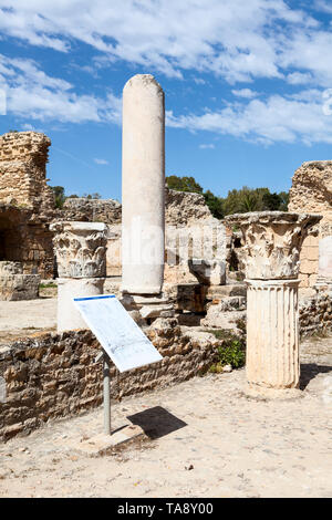 Cartagine, TUNISIA AFRICA-CIRCA NEL MAGGIO 2012: Corinthian rovine sono in Antonino Pio Thermes. Essa è stata il centro o la città capitale della antica Carthagini Foto Stock