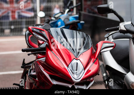 Monte Carlo/Monaco - 22/05/2019 - La limited edition MV Agusta F4 LH44 bike o f#44 Lewis Hamilton (GBR, Mercedes) nella pitlane davanti al 2019 Mo Foto Stock