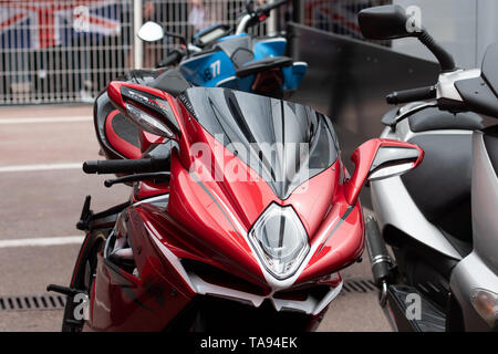 Monte Carlo/Monaco - 22/05/2019 - La limited edition MV Agusta F4 LH44 bike o f#44 Lewis Hamilton (GBR, Mercedes) nella pitlane davanti al 2019 Mo Foto Stock