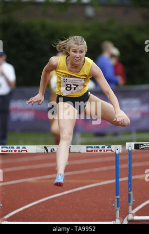 Steph Driscoll di LIverpool Harriers competere in un 400m Ostacoli evento presso la Loughborough International 2019 riunione del 19 maggio 2019 Foto Stock