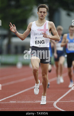 Spencer Thomas, che rappresentano l'Inghilterra, vincendo il 800m evento presso la Loughborough International 2019 riunione del 19 maggio 2019 Foto Stock