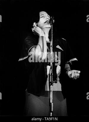 In concerto con eric clapton, groenoordhallen Leiden nei Paesi Bassi, giugno 11th, 1977 leiden, Paesi Bassi - 1977, (foto Gijsbert Hanekroot) leiden, Paesi Bassi - 1977, (foto Gijsbert Hanekroot) Foto Stock