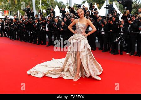 Cannes, Francia. 22 Maggio, 2019. Natascia poli assiste la premiere del 'Oh misericordia!" durante la 72a Cannes Film Festival presso il Palais des Festivals a Cannes, Francia, il 22 maggio 2019. | Utilizzo di credito in tutto il mondo: dpa/Alamy Live News Foto Stock