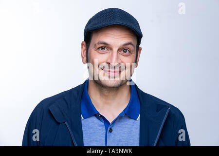 Leipzig, Germania. 26 apr, 2019. EXCLUSIVE comico Kaya Yanar, registrato presso la MDR talk show 'Riverboat' su 17.05.2019 a Lipsia. Credito: Thomas Schulze/dpa-Zentralbild/ZB/dpa/Alamy Live News Foto Stock