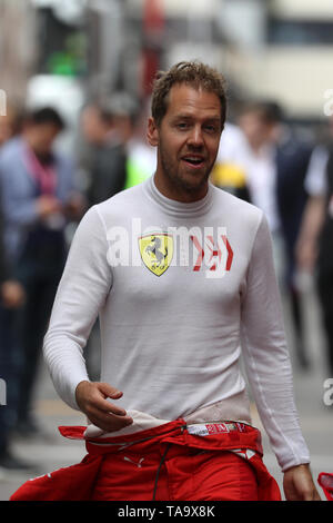 Monte Carlo, Monaco. 23 Maggio, 2019. Sebastian Vettel della Scuderia Ferrari nel paddock durante il Gran Premio di F1 di Monaco Credito: Marco Canoniero/Alamy Live News Foto Stock