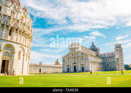 La Cattedrale di Pisa e Piazza del Duomo in Italia Foto Stock